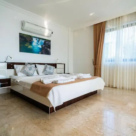 5 Bedroom 1684 Villa *