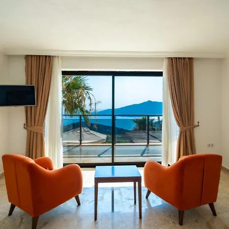 5 Bedroom 1684 *