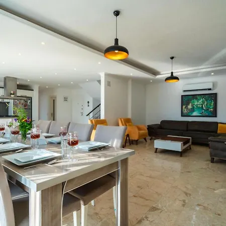 Villa 5 Bedroom 1684