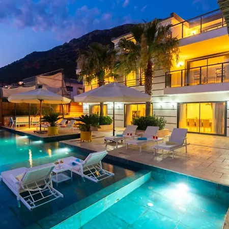 Villa 5 Bedroom 1684 *