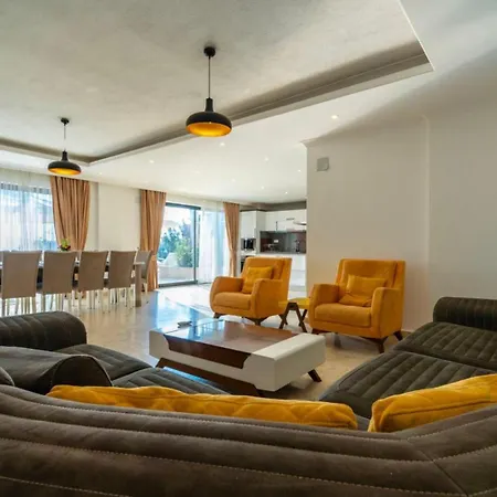 5 Bedroom 1684 Villa
