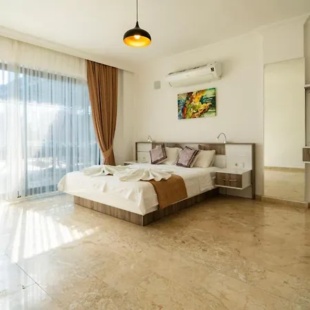 Villa 5 Bedroom 1684